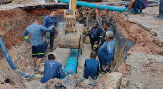 Caer encerra serviço de manutenção de adutora e abastecimento de água é normalizado
