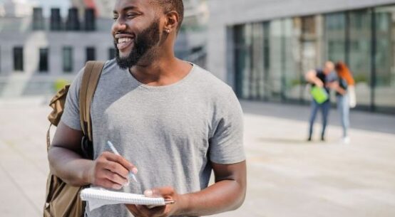 Cursinho pré-vestibular gratuito abre inscrições para todo o Brasil