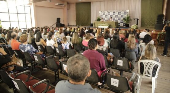 Educação Básica: Professores recebem capacitação para implementação do Documento Curricular