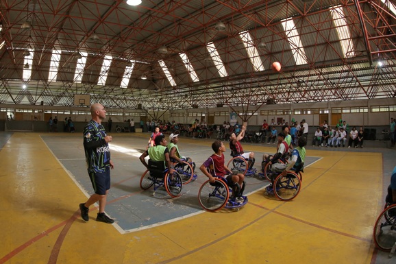 ALERR inicia com jogo de basquete programação alusiva ao Dia da Pessoa com Deficiência