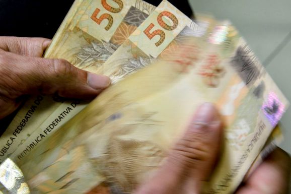 Novo salário mínimo injetará R$ 81,7 bi na economia, estima Dieese