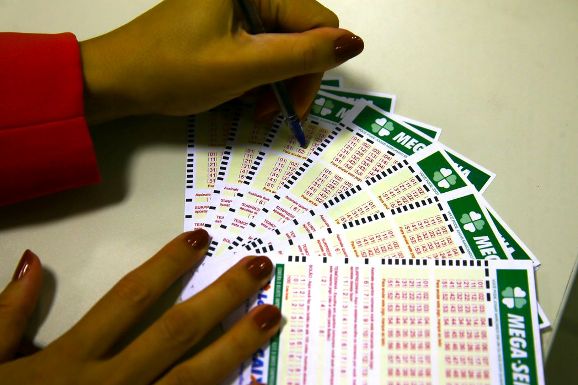 Mega-Sena sorteia neste sábado prêmio acumulado em R$ 130 milhões