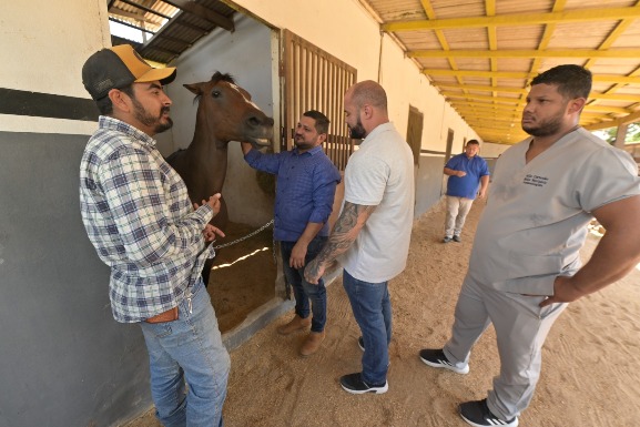 Deputados estaduais visitam estrutura e fiscalizam condições de animais do Jockey Clube de Boa Vista