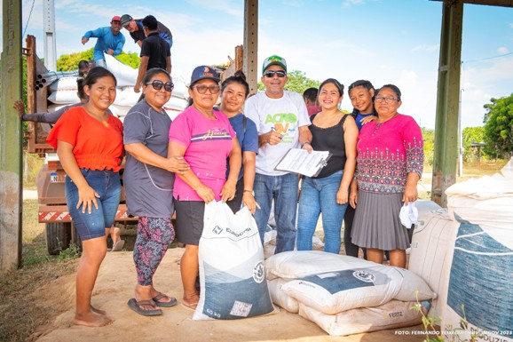 Prefeitura amplia entrega de insumos para agricultores indígenas da Zona Rural de Boa Vista