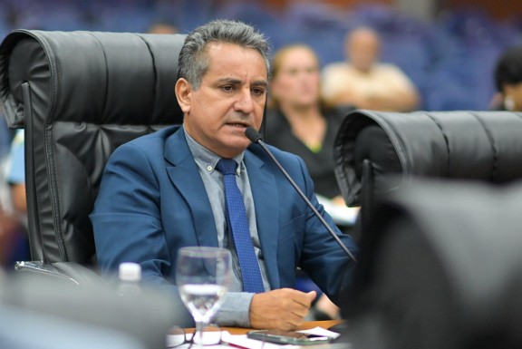 Idázio da Perfil parabeniza prefeito de Boa Vista por cancelamento de show do cantor Johnny Hooker