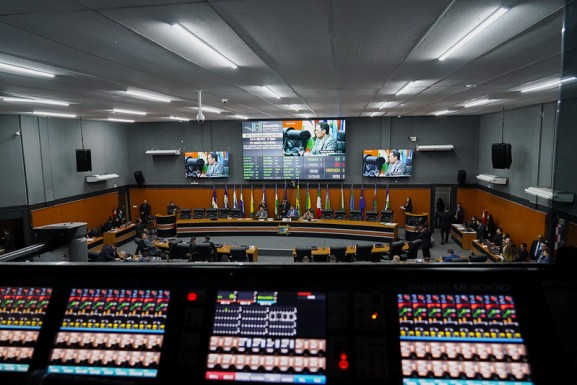 Parlamentares aprovam instituição de campanha para alertar sobre necessidade de preservar igarapés urbanos