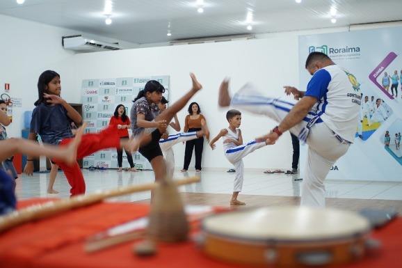 Preservação da Cultura: ‘Meu sonho é ser professora de capoeira’, conta menina que pratica a modalidade no CCJuv do Pedra Pintada