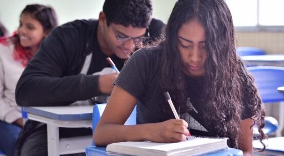 Seed capacita alfabetizadores do Programa Brasil Alfabetizado para a educação de jovens e adultos