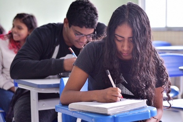 Seed capacita alfabetizadores do Programa Brasil Alfabetizado para a educação de jovens e adultos