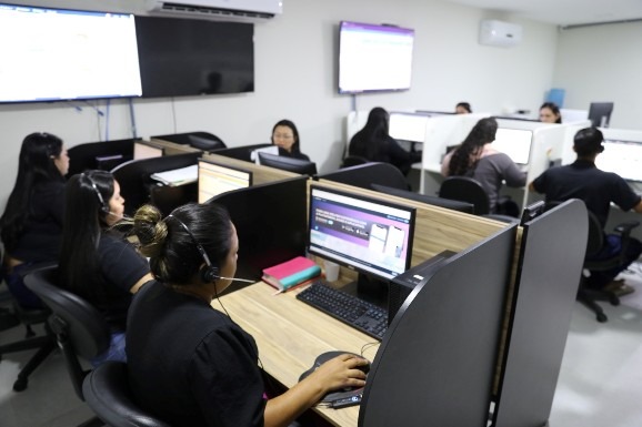 144 mil ligações: dúvidas sobre cursos da Escolegis e orientações do Procon lideraram atendimentos do call center da ALE-RR em 2024