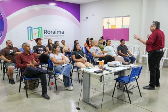 Gestão emocional: palestra sobre equilíbrio mental capacita instrutores e servidores do CCJuv para lidar com desafios emocionais no dia a dia