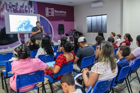 Documentário da TV Assembleia alerta pais e alunos do CCJuv sobre impactos do bullying