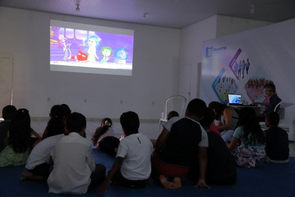 Polo Pedra Pintada: alunos do CCJuv/ALE-RR participam de sessão especial do filme DivertidaMente 2