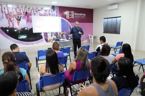 Proteção e prevenção: servidores do CCJuv participam de palestra sobre combate ao abuso sexual