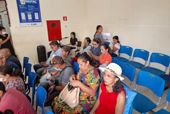 Saúde mental: panfletagem marca início da programação do Janeiro Branco na Policlínica Coronel Mota