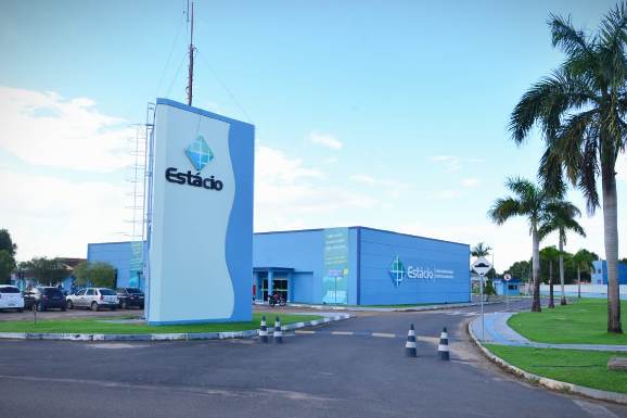 Estácio oferece bolsas de 70% para Odontologia e Medicina Veterinária