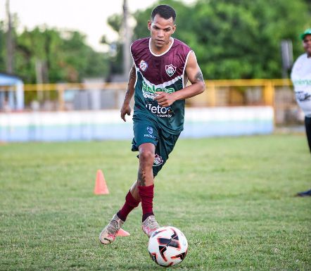 Atacante Estanley comemora volta ao Atlético de Roraima para o Estadual