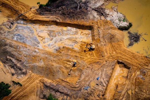 Dois anos da crise humanitária na Terra Indígena Yanomami: Greenpeace Brasil alerta que garimpo continua presente