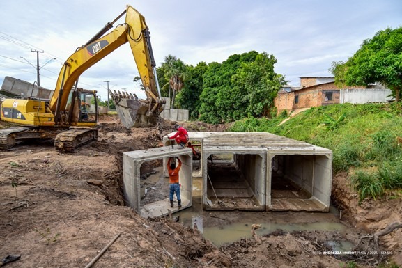 Com obras de infraestrutura, prefeitura cria três vias de acesso no bairro Canarinho