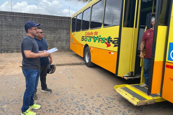 Ítalo Otávio oficializa prefeitura sobre inspeção nos elevadores de ônibus na capital