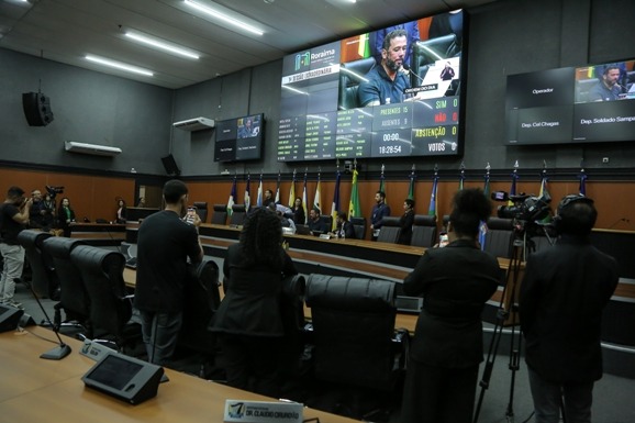 Mais de 8%: PDL para impedir aumento na tarifa de água em Roraima é aprovado em sessão extraordinária