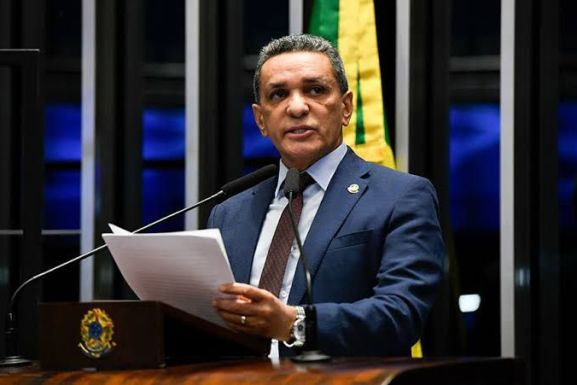 Em defesa do contribuinte, Mecias propõe barrar monitoramento de cartões de crédito e pix acima de R$ 5 mil