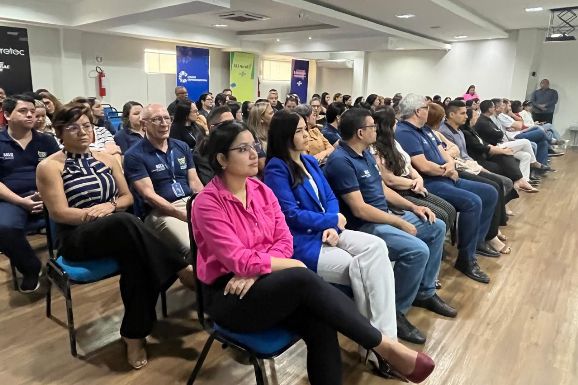 Planejamento: servidores da Secretaria de Licitação e Contratação participam de reunião de alinhamento para 2025