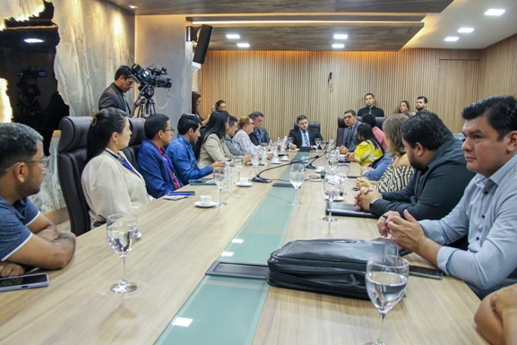 Instabilidade na Saúde: deputados vão investigar denúncias apresentadas por pacientes renais em reunião de comissão especial