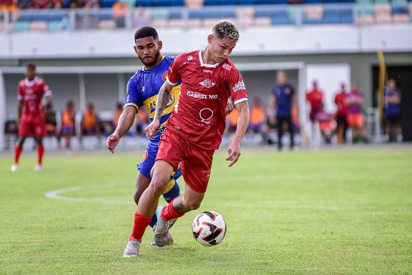 Baré joga bem, mas início ruim é determinante em derrota na estreia do Estadual