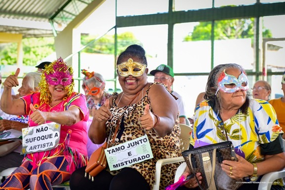 Bloquinho de Prata: Prefeitura promove baile de carnaval para a terceira idade na Praça Chico do Carneiro