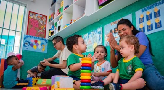 Prefeitura convoca 100 cuidadores e outros profissionais da educação