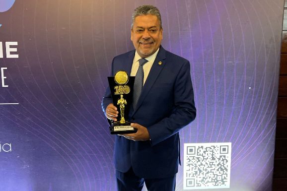 Top 100: senador Hiran Gonçalves é homenageado como uma das personalidades mais influentes da saúde em 2024