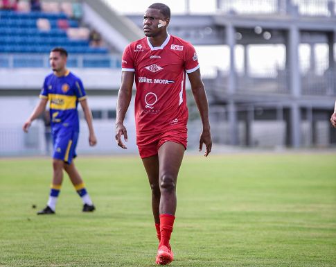 Na trilha do Imperador: jogador do Baré quer seguir passos de Adriano