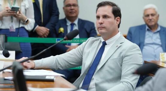 Nicoletti elogia abate de aeronave venezuelana com drogas e cobra mais informações da FAB