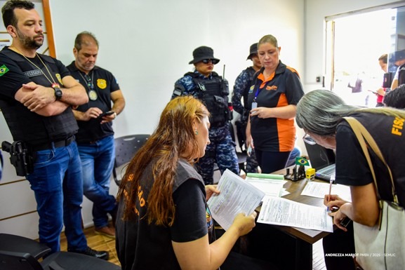 Procon Boa Vista alerta consumidores sobre vendas ilegais de imóveis e veículos na internet