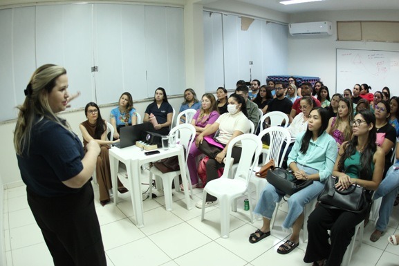 Servidores do TEAMARR recebem capacitação para atualização profissional e segurança no atendimento