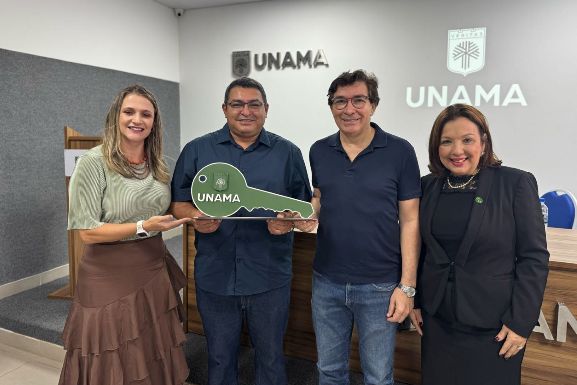 Prefeito de Normandia visita Unama Boa Vista e participa de reunião com presidente do Grupo Ser Educacional