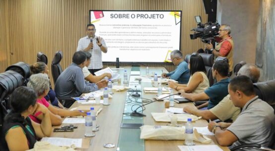 Inovem: projeto Conexão Financeira inicia com treinamento de professores de Matemática