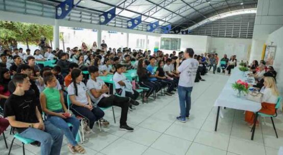 Projeto ‘Educar é Prevenir’ encerra ciclo de atividades sobre tráfico humano na Escola Maria das Dores Brasil