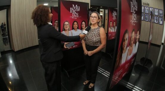Mulheres que Inspiram: ‘Me sinto valorizada’, revela servidora homenageada em exposição fotográfica da ALE-RR