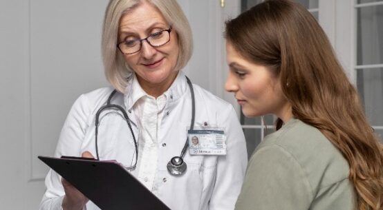 Mês da mulher: conheça 13 exames essenciais para cuidar da saúde feminina
