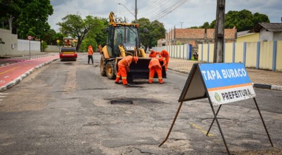 Operação Tapa Buracos recupera trechos e melhora trafegabilidade em ruas de Boa Vista