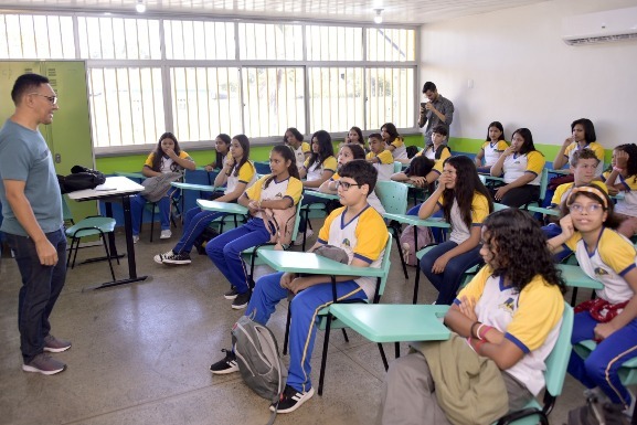 Seletivos: Governo convoca professores, cuidadores e nutricionistas para a Educação