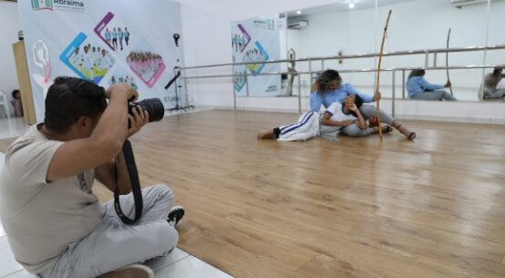 Mães de alunos do CCJuv são homenageadas em exposição fotográfica promovida pela ALE-RR