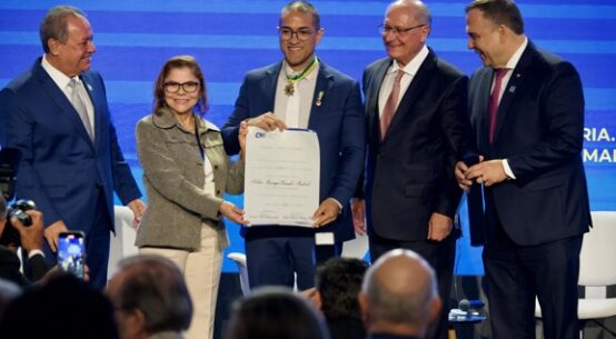 Prefeito Arthur Henrique recebe Ordem do Mérito Industrial em Brasília e reforça apoio ao segmento em Boa Vista