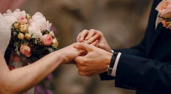 Serasa oferece orientações financeiras antes do “sim”: 54% dos casais planejam gastar até R$ 40 mil com casamento