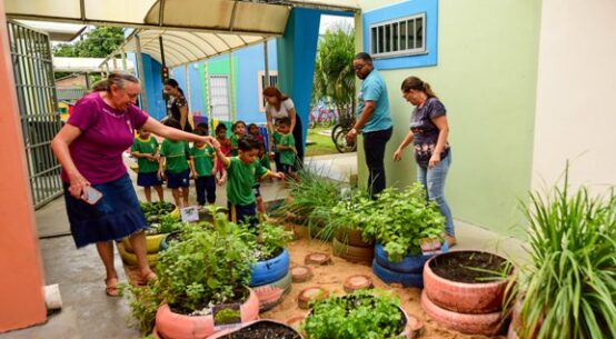 Horta Escolar: crianças aprendem sobre cultivo, alimentação saudável e sustentabilidade em escola de Boa Vista