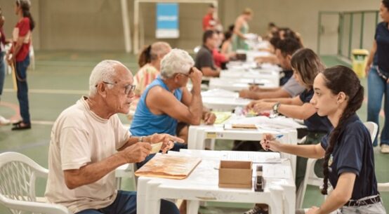 Prefeitura atende 130 famílias em ação de regularização fundiária no bairro Caimbé