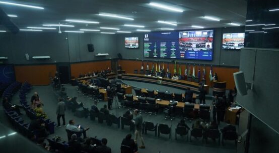 ALE-RR aprova aposentadoria diferenciada para policiais civis e projeto que instala câmeras em escolas