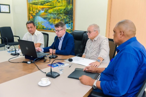 Governador Antonio Denarium reduz ICMS do combustível de aviação para incentivar novos voos em Roraima